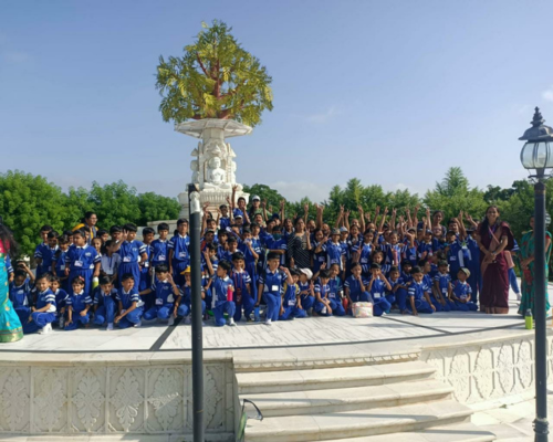 Students enjoying a fun-filled field trip and picnic at The VIT School
